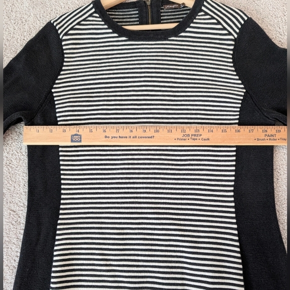 J. McLaughlin Size XL Black And White Striped Knit Sweater Dress Zipper Preppy - Picture 8 of 9